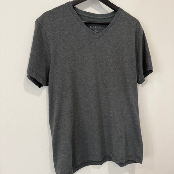 J. Crew Men's Slim Washed Gray V-Neck Shirt Size L - Picture 3 of 17